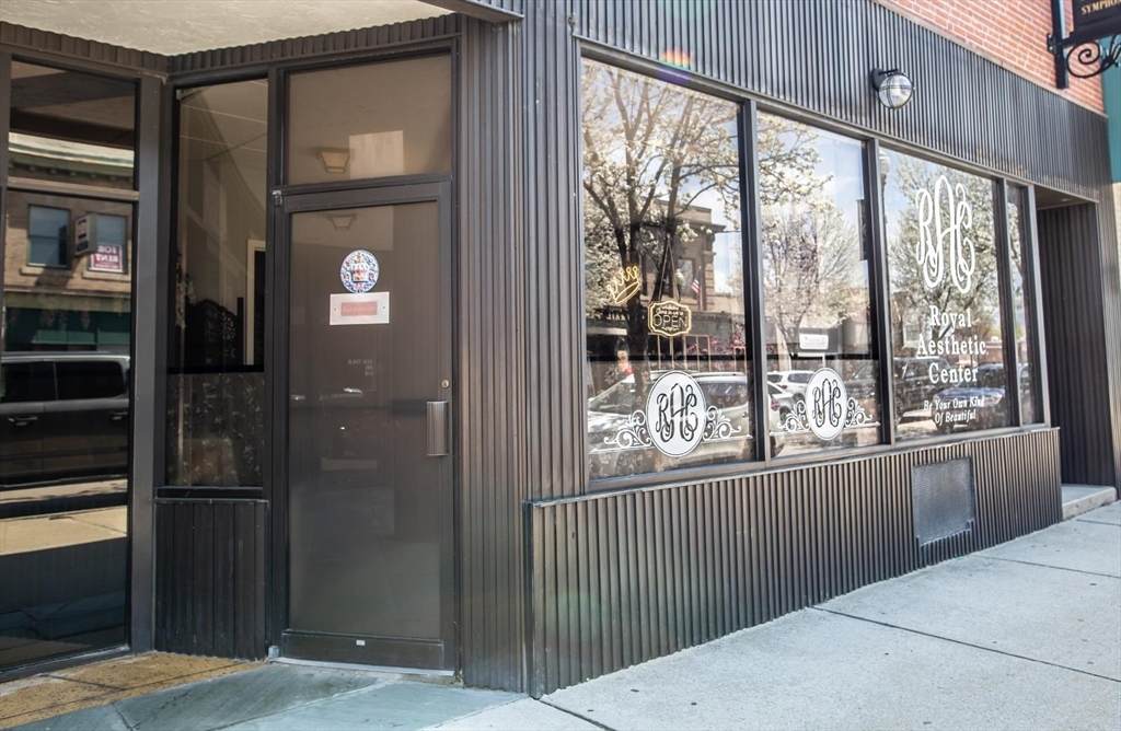 208 Main St - Photo 1