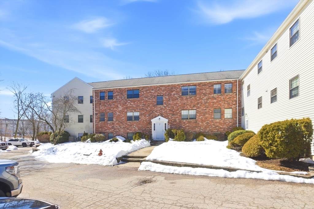 8 Jackson St - Photo 1