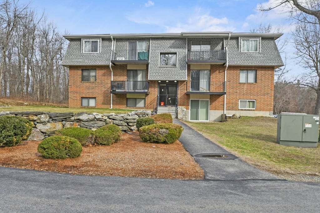 176 Maple Ave - Photo 1