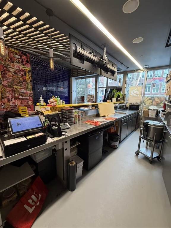 86 Peterborough St - Photo 1