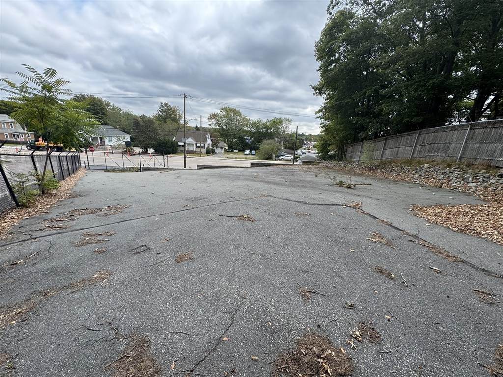 411 Washington St - Photo 1