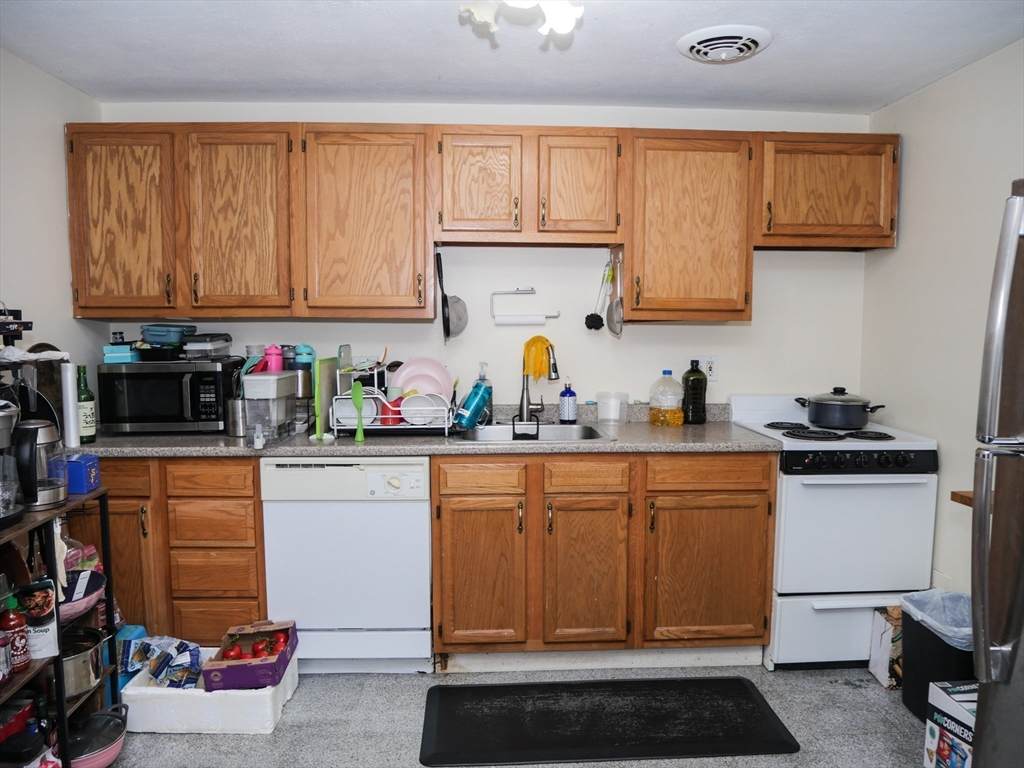 217 Kent - Photo 1