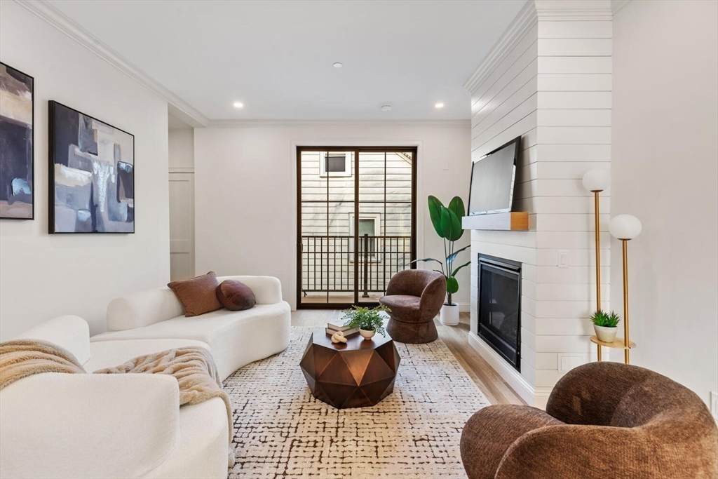 27 Shepard St - Photo 1