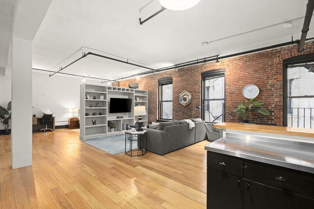 19 Stanhope - Photo 1