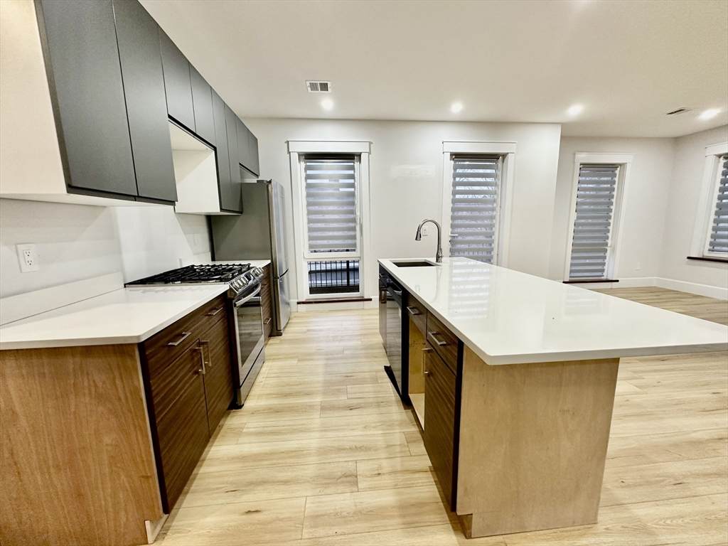 100 Mt Pleasant Ave - Photo 1