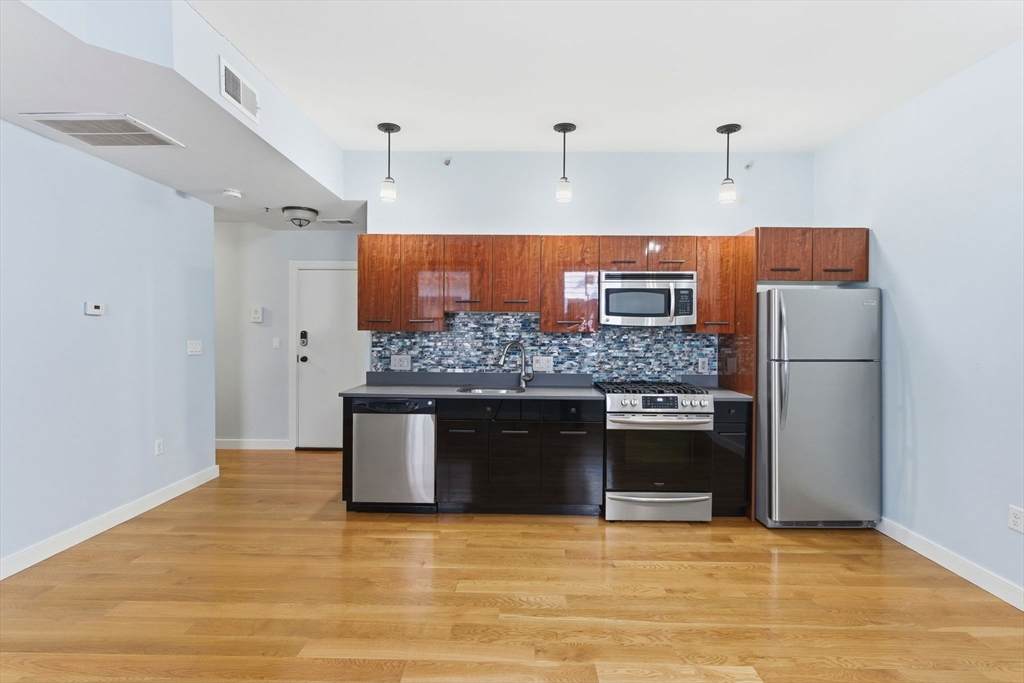 534 Main St - Photo 1