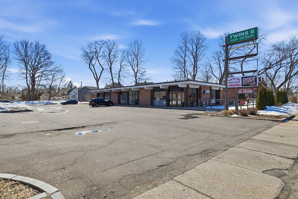 1399 Westfield St - Photo 1