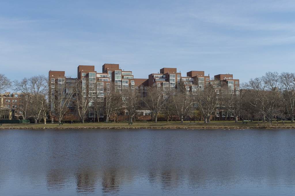 975 Memorial Drive - Photo 1