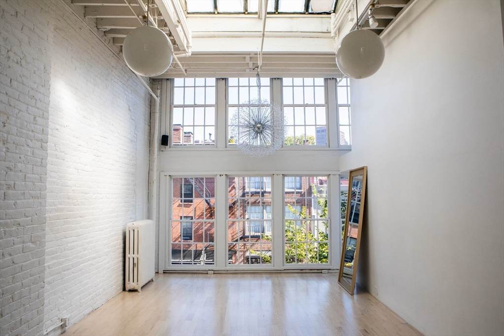 48 Charles Street - Photo 1