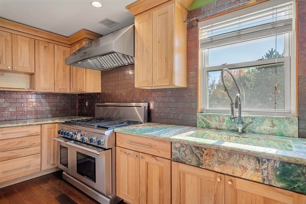 76 Taft Ave - Photo 1