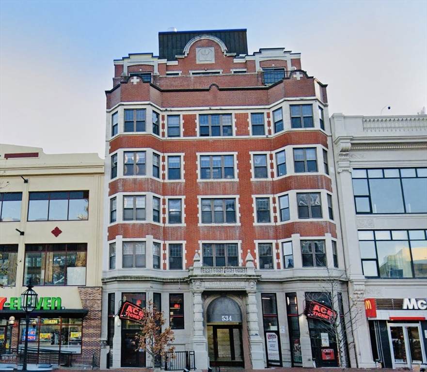 534 Commonwealth Ave - Photo 1