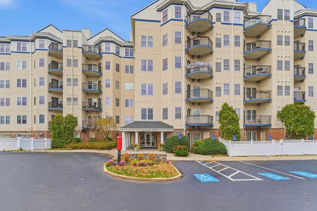 10 Seaport Dr - Photo 1