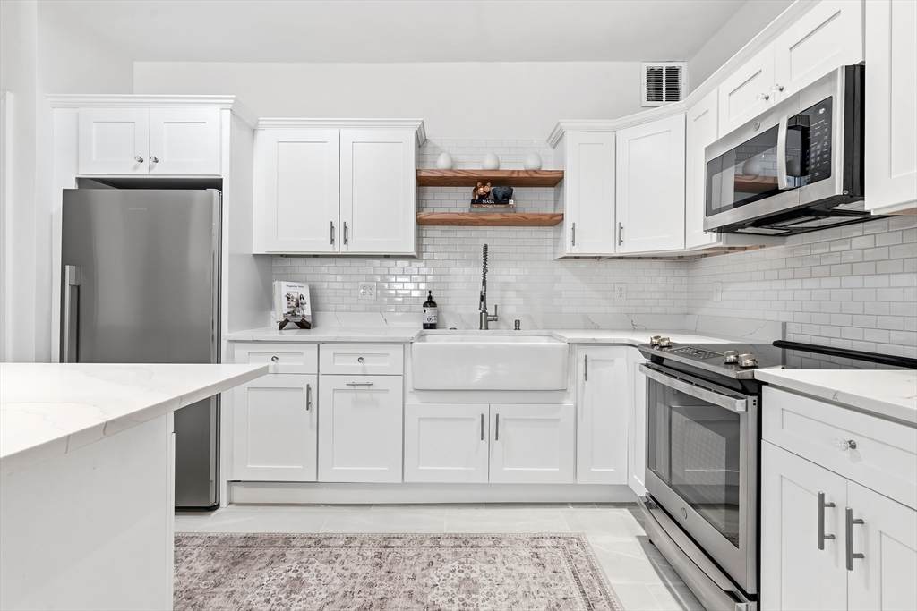 286 Beacon St - Photo 1