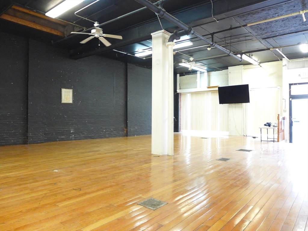 195 Dudley St - Photo 1