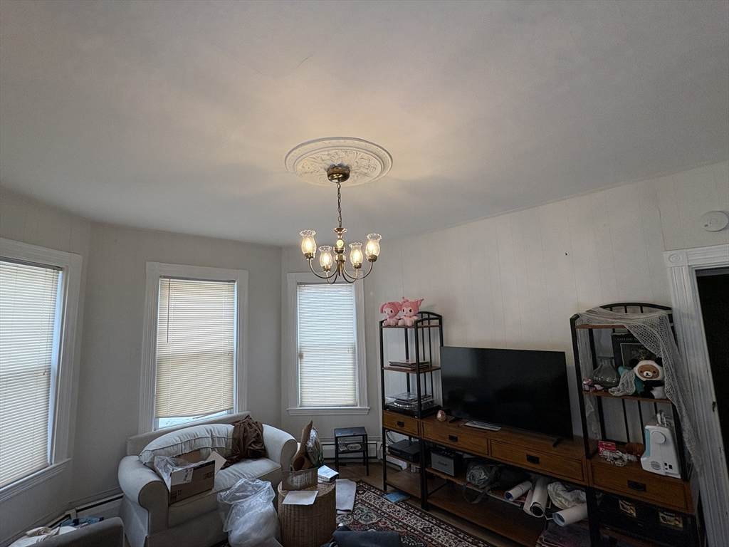 137 Centre St - Photo 1