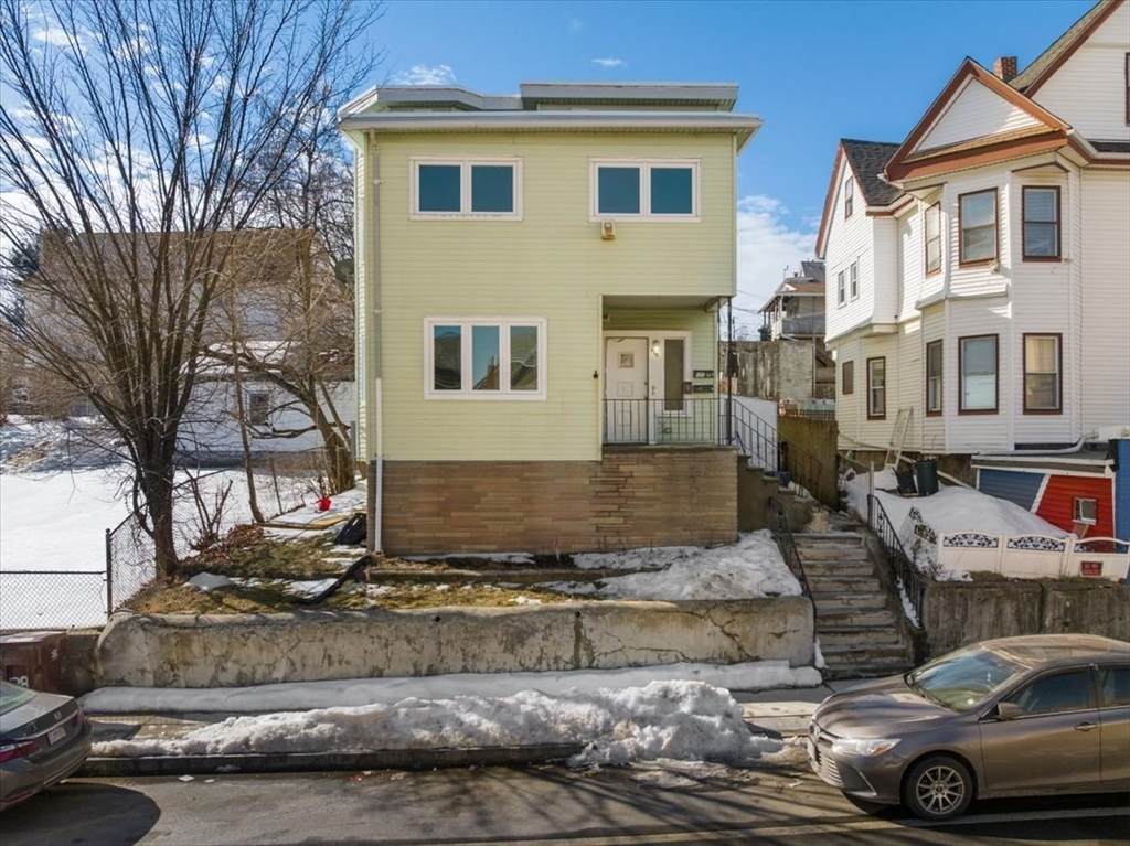 528 Ferry St - Photo 1