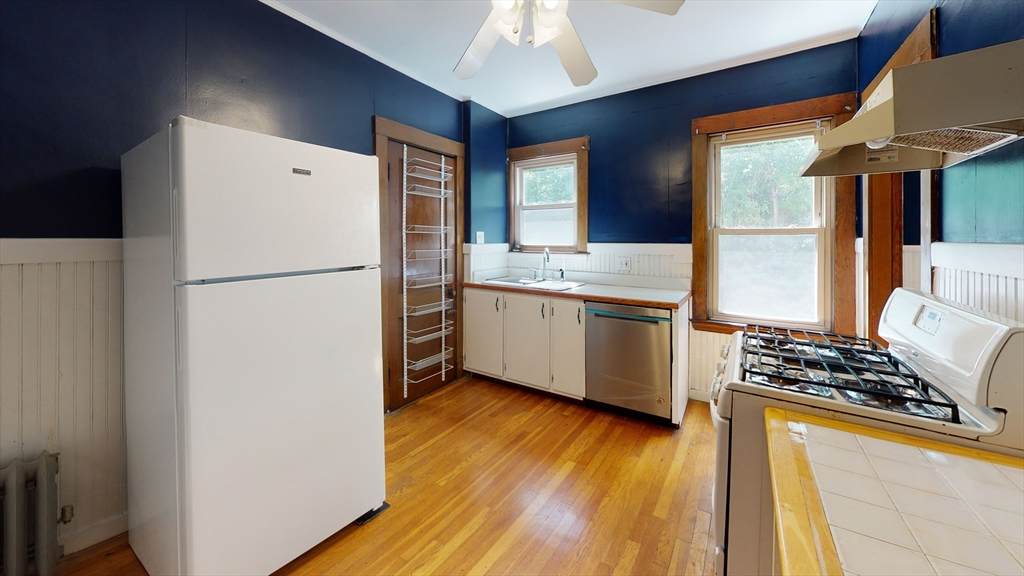 47-49 Rockwell - Photo 1