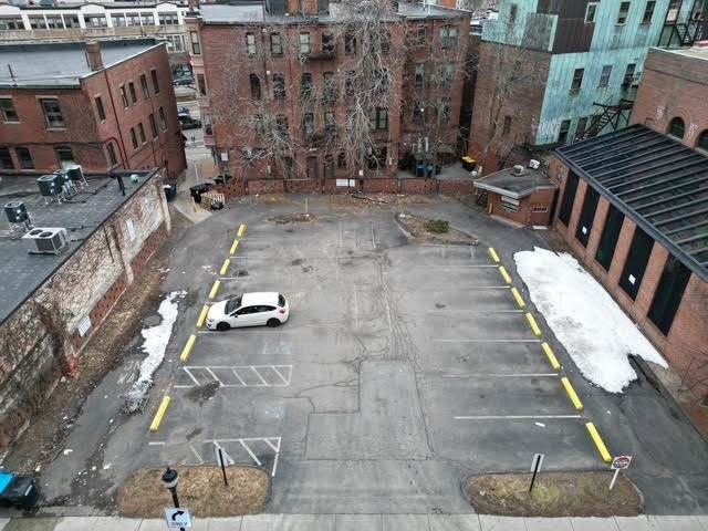 25 Webster St - Photo 1