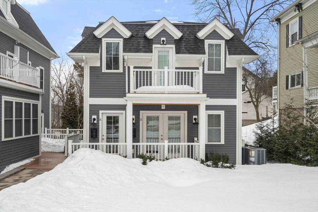 68 Chestnut St - Photo 1
