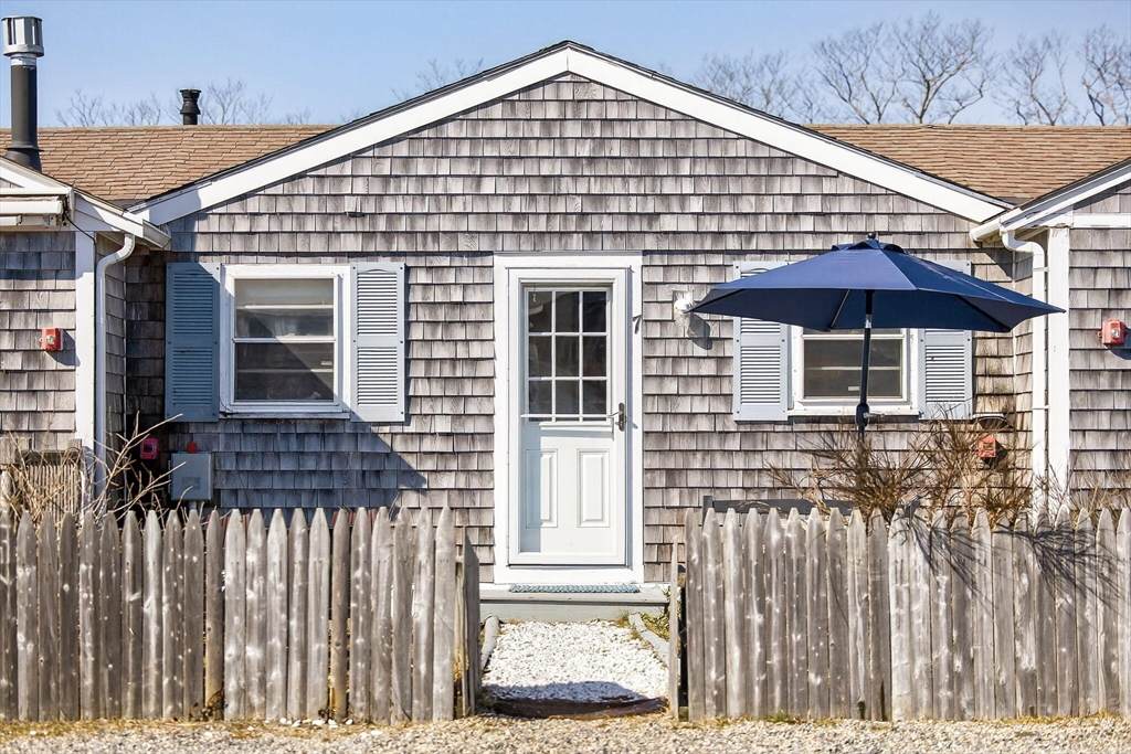 963 Commercial Street - Photo 1