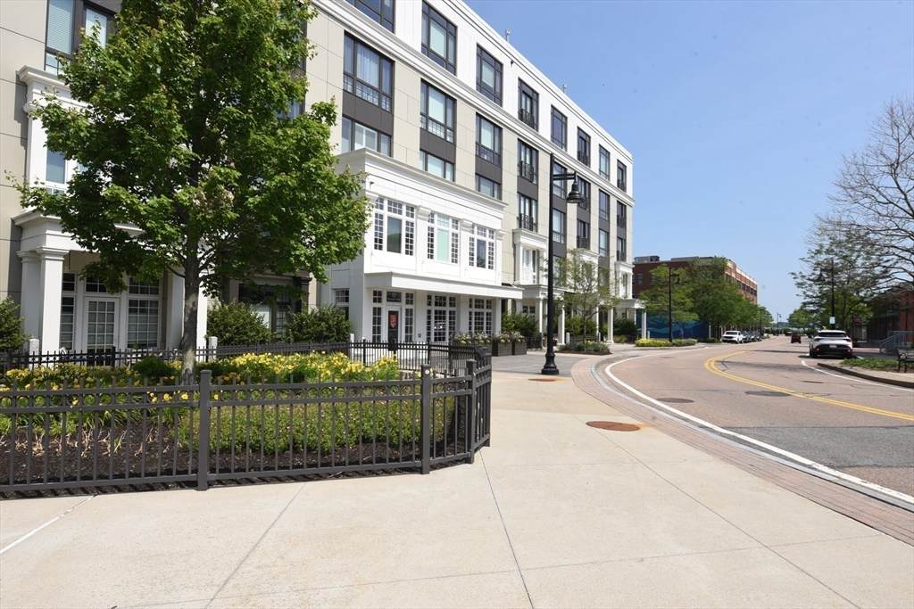 10 Shipyard Drive - Photo 1