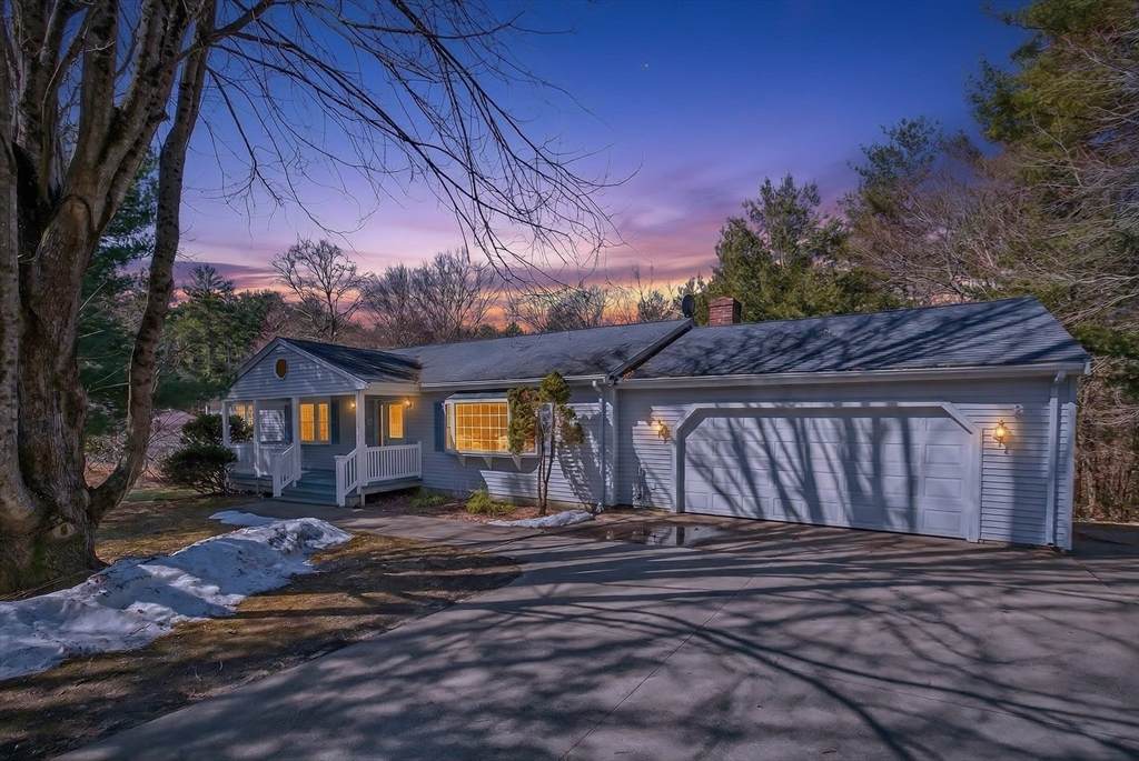 532 Hill St - Photo 1