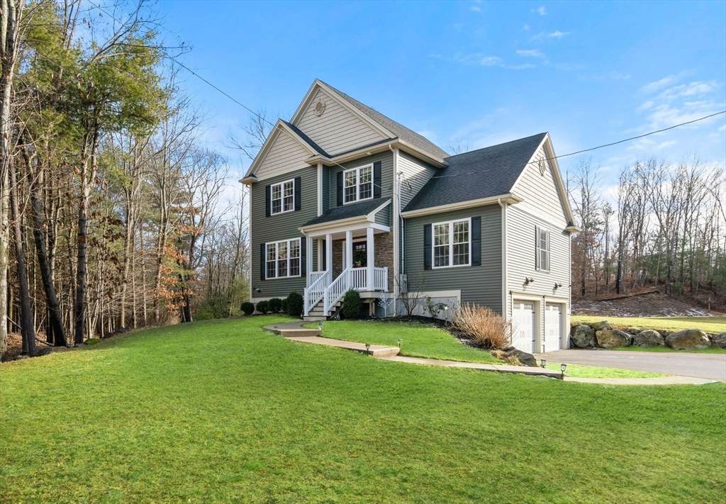 24 Lynn Dr - Photo 1