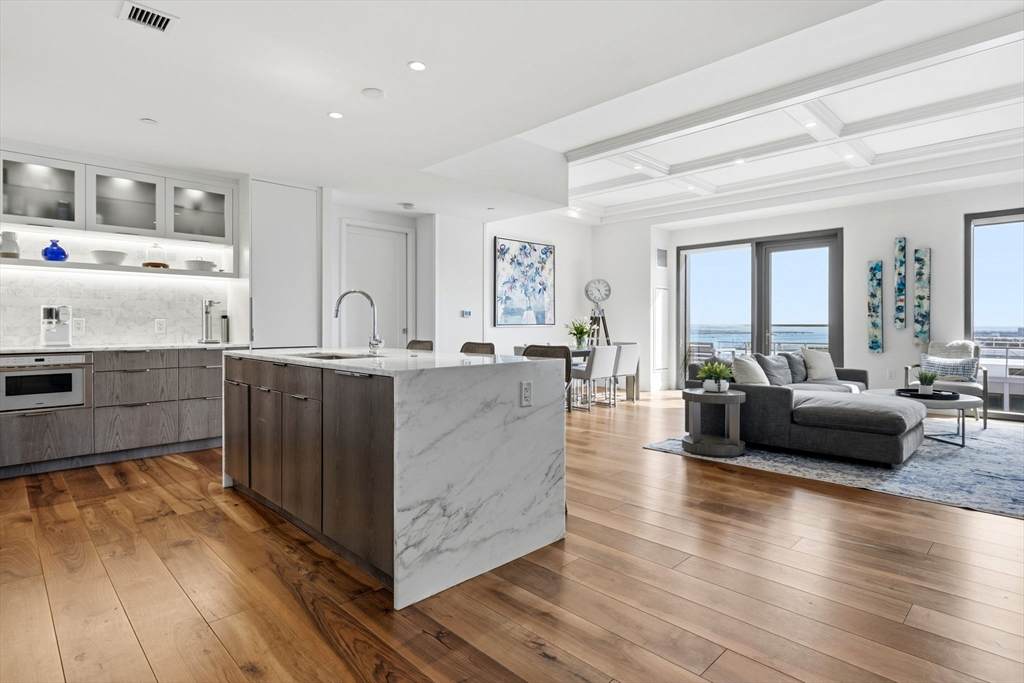 300 Pier 4 Blvd - Photo 1