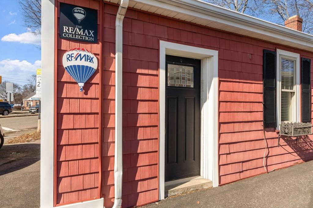 782 Salem Street - Photo 1