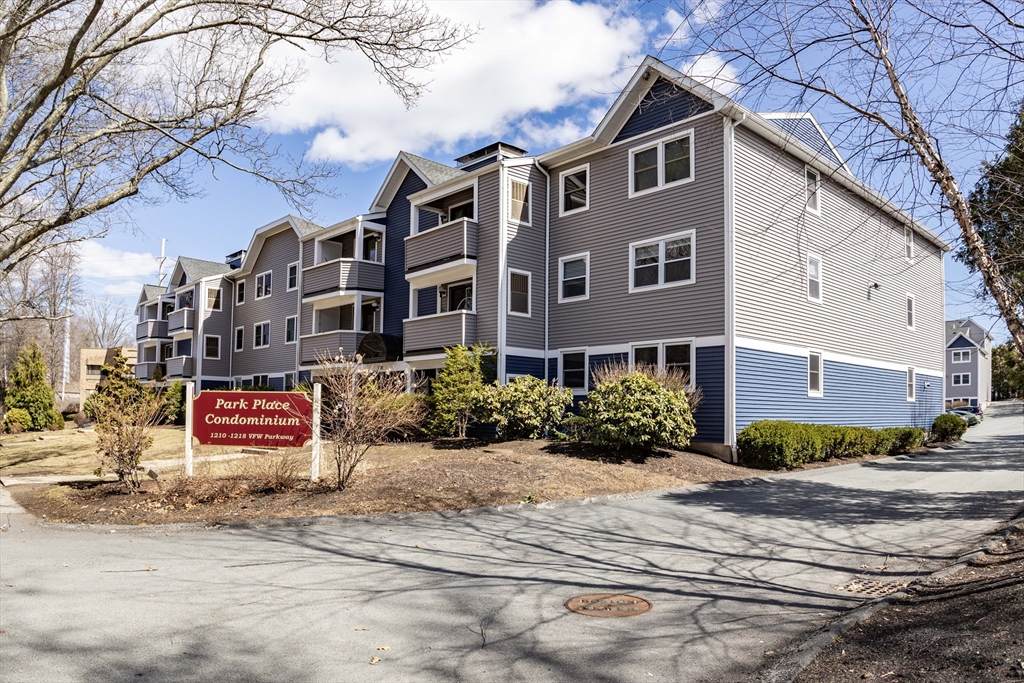 1210 Vfw Parkway - Photo 1