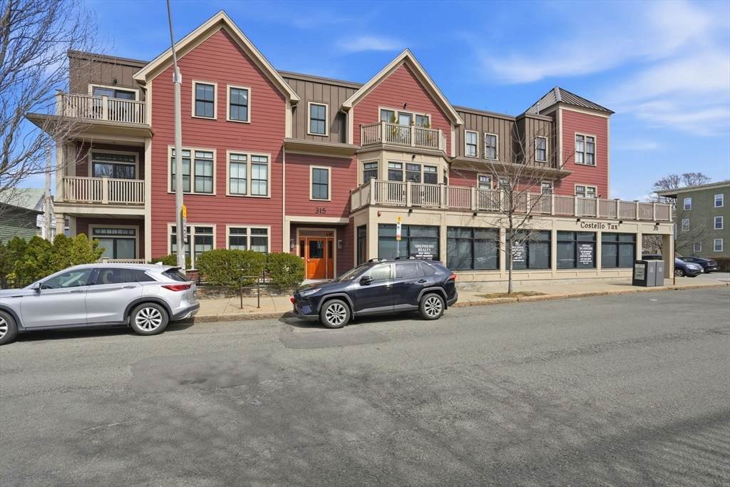 315 Highland Ave - Photo 1
