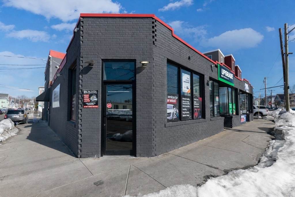 613-617 Summer St - Photo 1