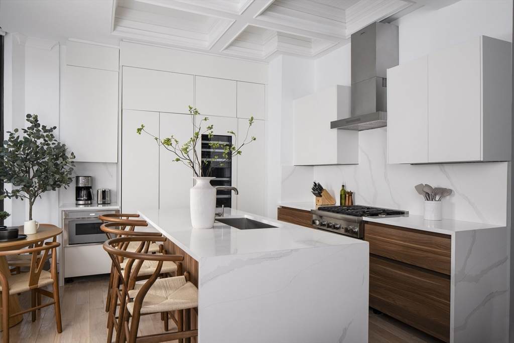 132 Boylston - Photo 1