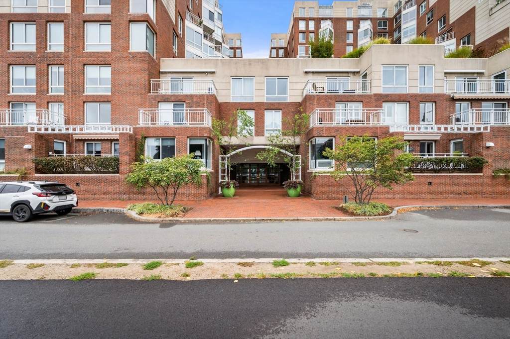 75-83 Cambridge Parkway - Photo 1