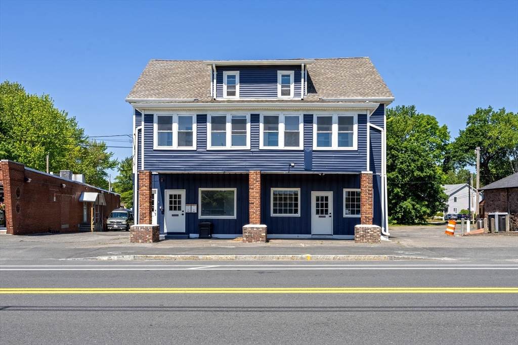 318 Newton Street - Photo 1