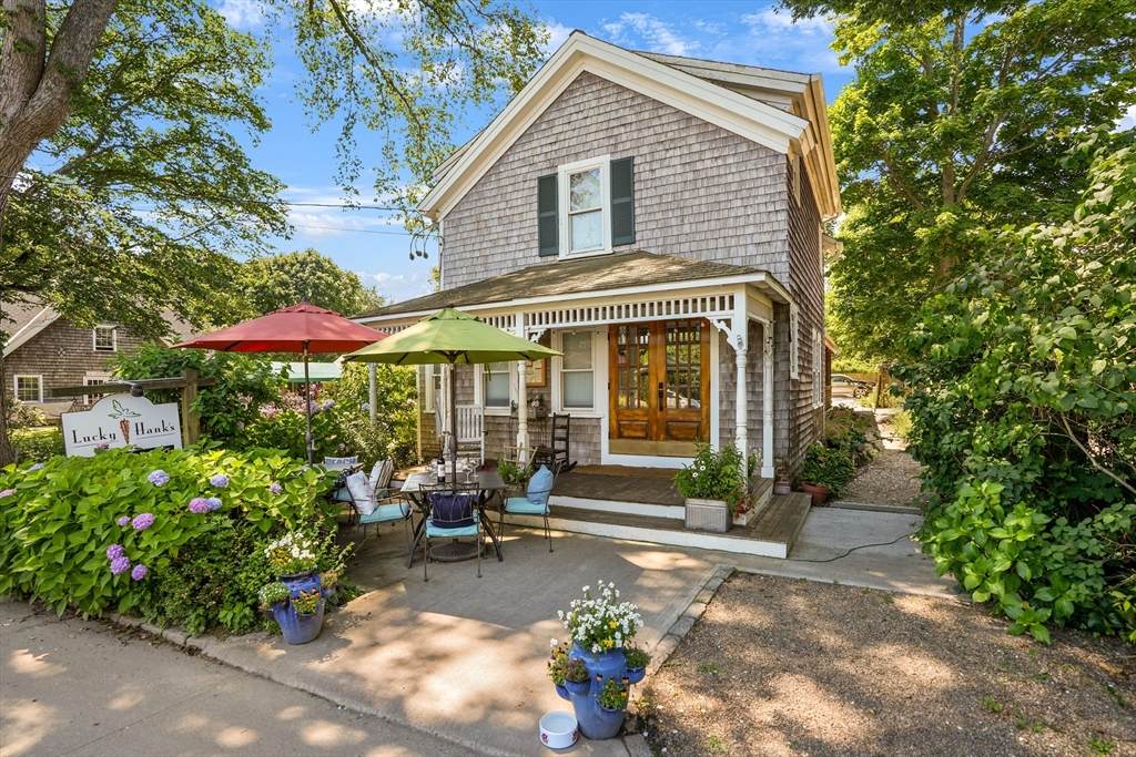 218 Upper Main Street - Photo 1