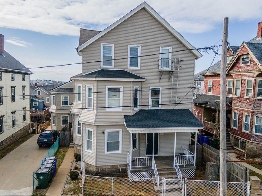 1029 Plymouth Ave - Photo 1