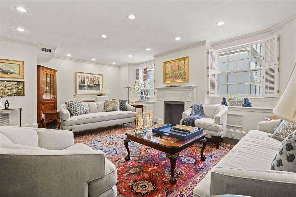 142 Chestnut Street - Photo 1