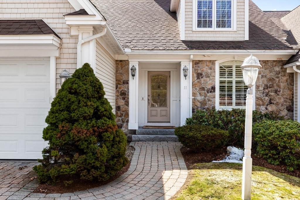 11 Swan Ln - Photo 1