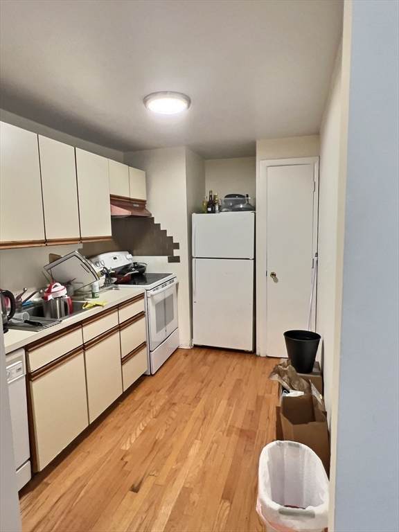 1039 Commonwealth Ave - Photo 1