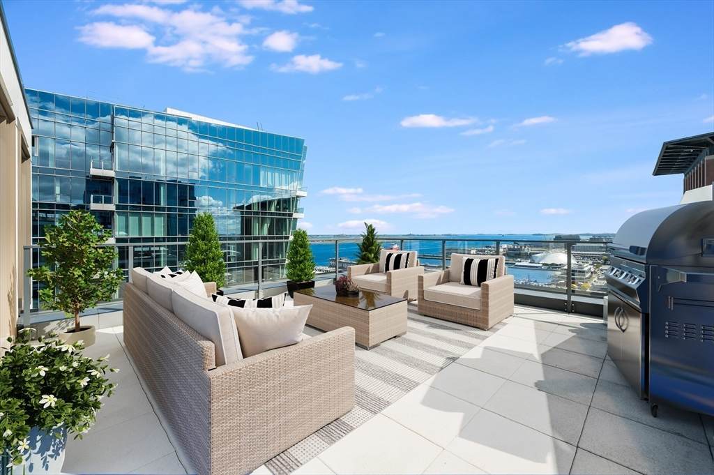 133 Seaport Blvd - Photo 1