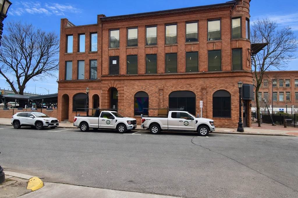 88 Worthington St - Photo 1