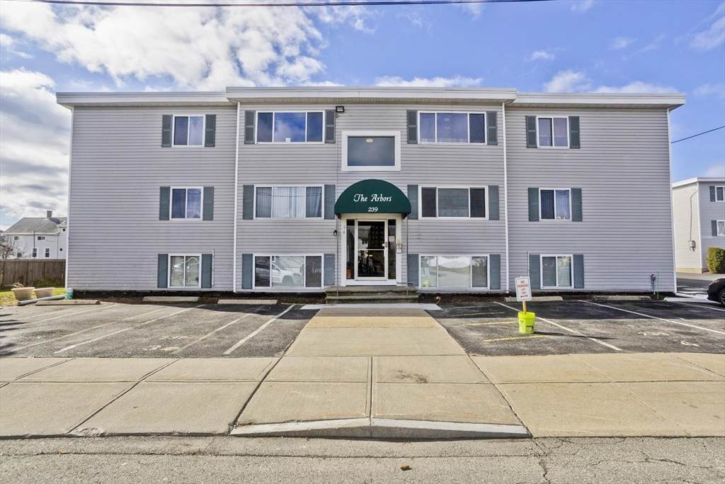 239 Glasgow St - Photo 1
