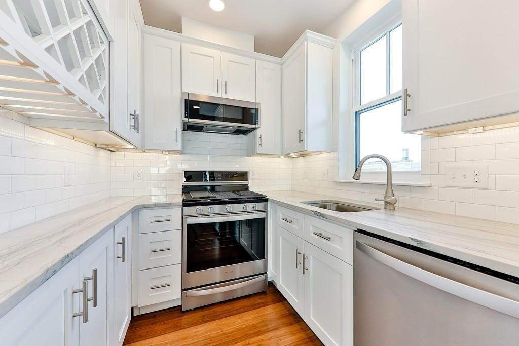 44 W Eagle Street - Photo 1