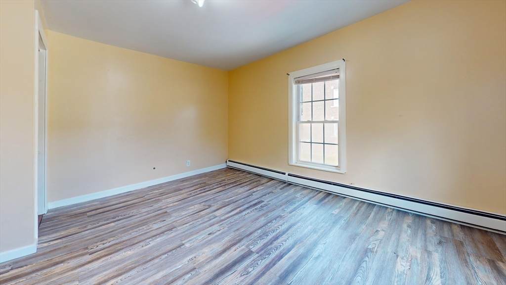1022 Main St - Photo 1