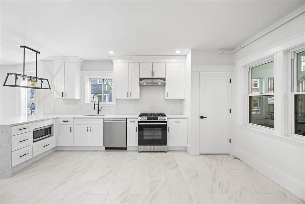 10 Beech St - Photo 1