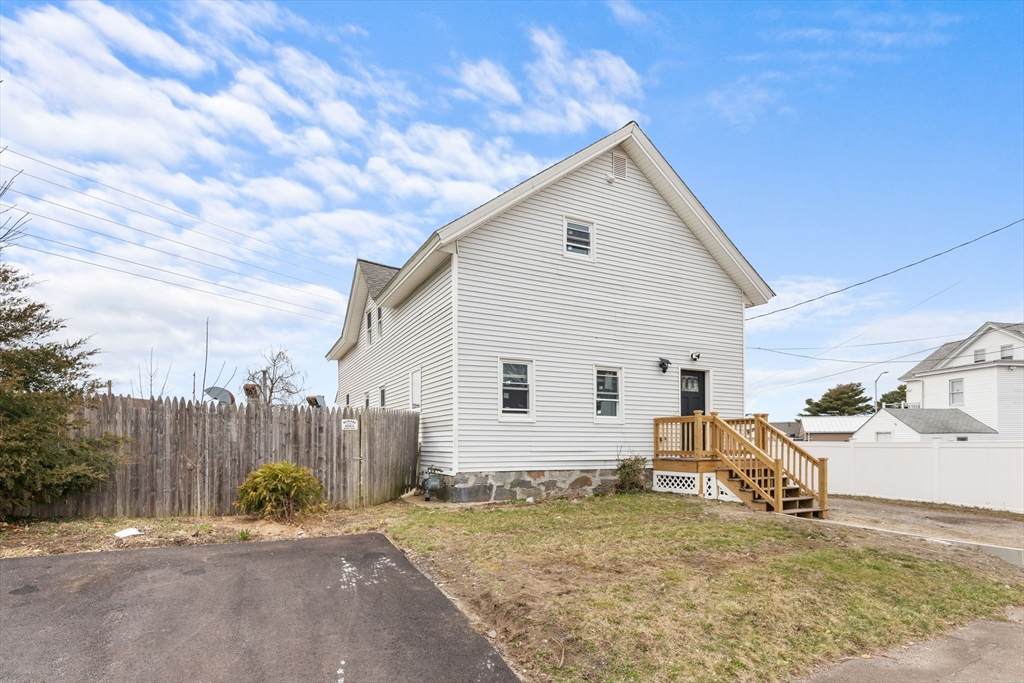 161 Cohannet St - Photo 1