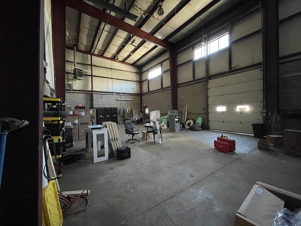 11-17 Newbury St - Photo 1