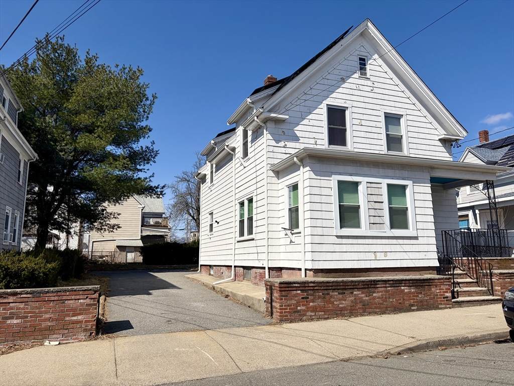 26 Kirtland St - Photo 1