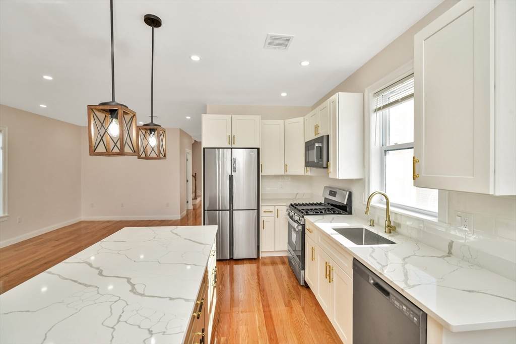 30 Hiawatha Rd - Photo 1